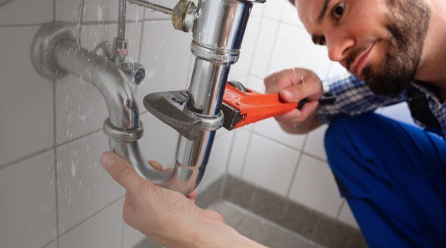Professional clogged toilet repair services in Mineral Point, MO
