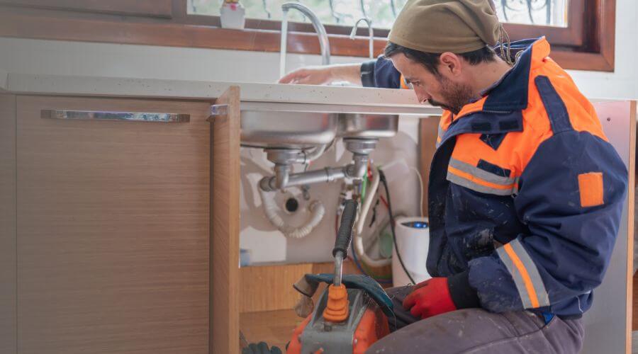 Professional clogged toilet repair in Mineral Point, MO